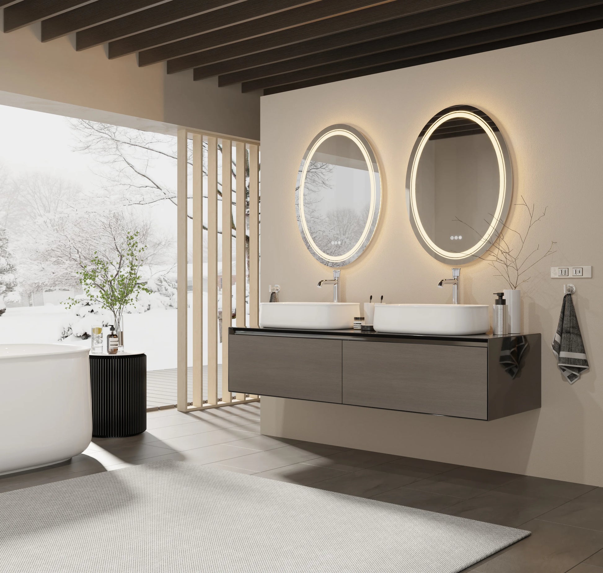 Moderni vonios kambarys su dviem apvaliais apšviestais išmaniais LED veidrodžiais voniai virš dvigubų praustuvų